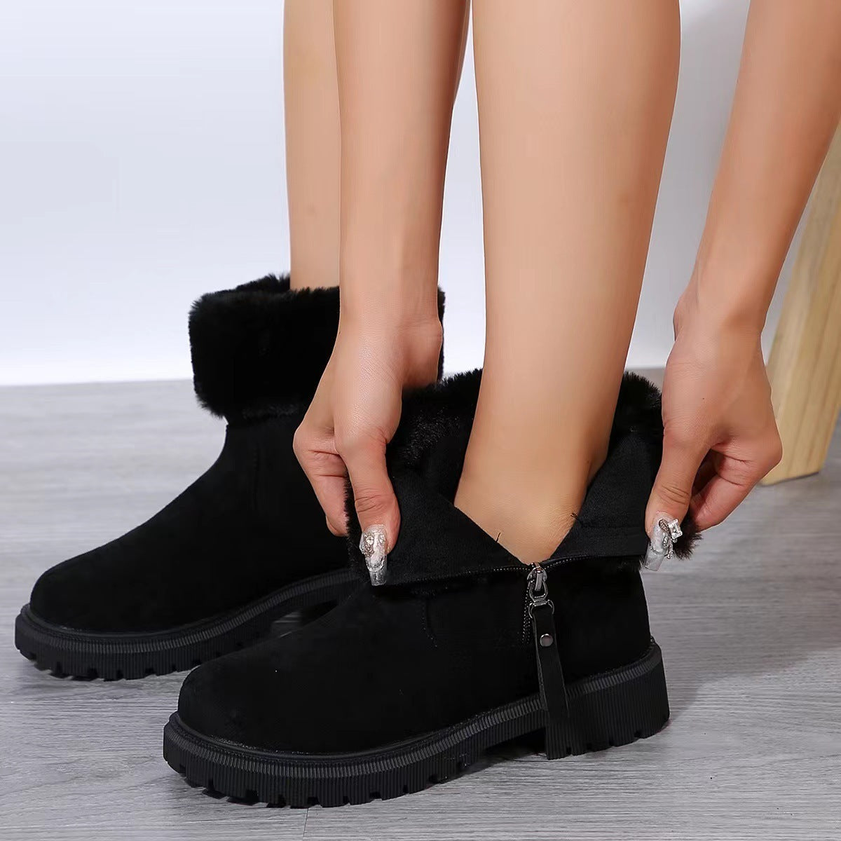 Warme Plüschstiefel, Wintermode, seitlicher Reißverschluss, Schneestiefel für Damen, verdickte Outdoor-Schuhe mit niedrigen Absätzen