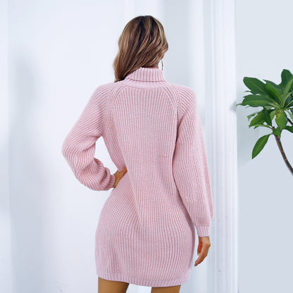 Langes Pulloverkleid mit Rollkragen für den Winter