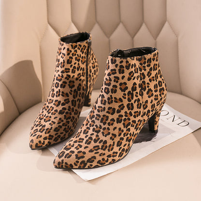 Spitze Zehen-Stiletto-Mittelabsatz-rutschfeste Damenstiefel