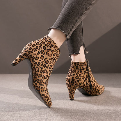 Spitze Zehen-Stiletto-Mittelabsatz-rutschfeste Damenstiefel