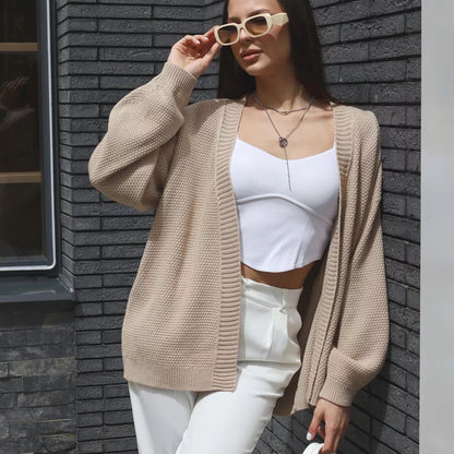 Modischer, lockerer und einfacher Strickpullover