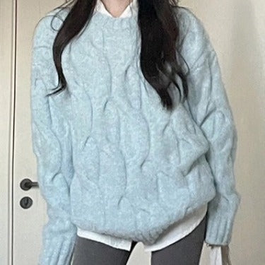 Pullover in Übergröße. Lockerer Pullover mit Rundhalsausschnitt