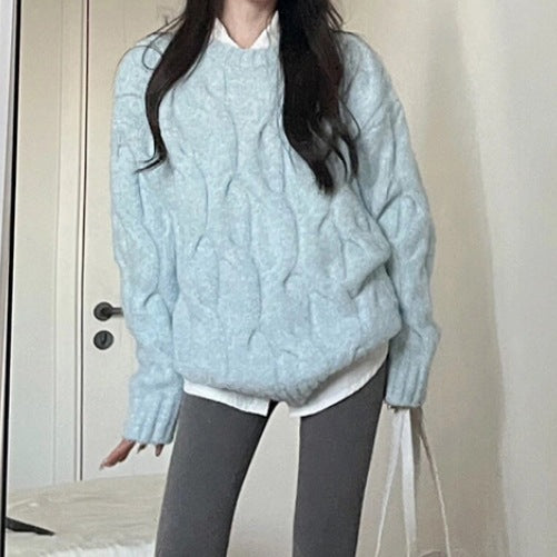 Pullover in Übergröße. Lockerer Pullover mit Rundhalsausschnitt